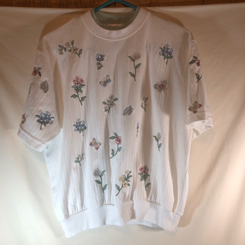 Bon Worth white W/green collar embroidered flowers short sleeve shirt S petite